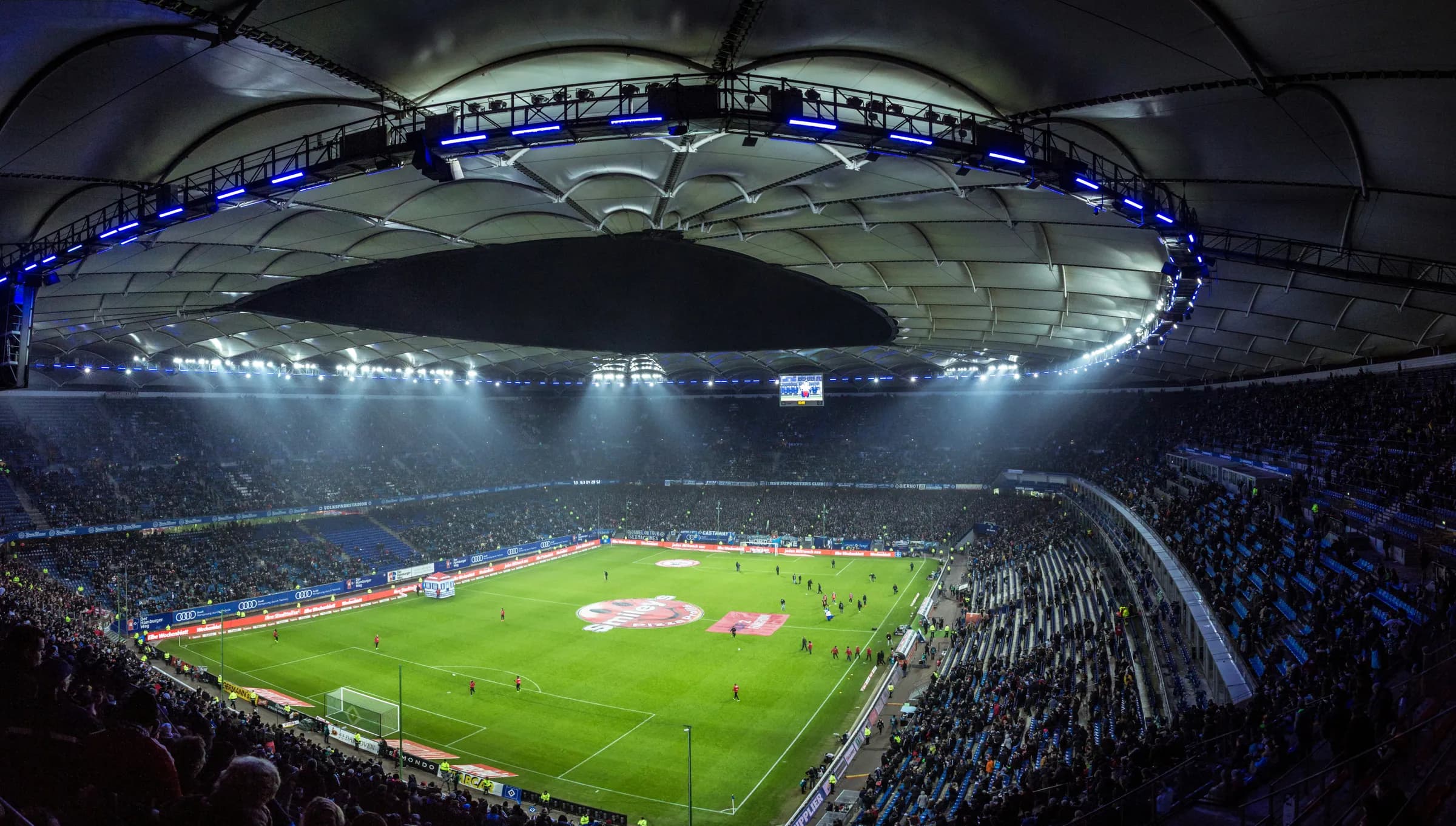 Stadion piłkarski nocą